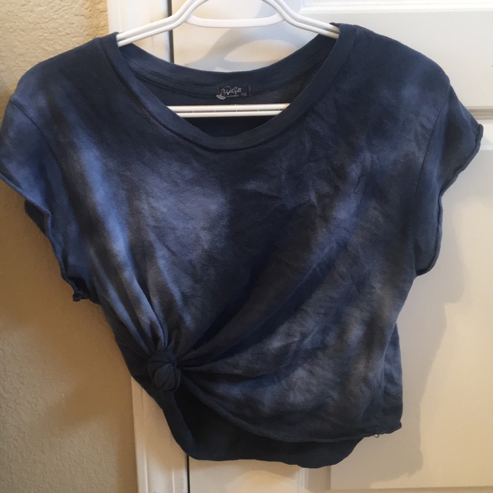 brandy melville blue tie dye shirt